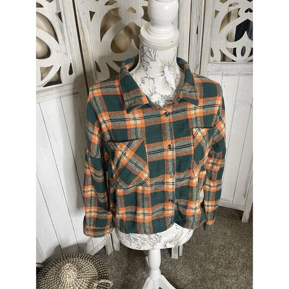 Mila And Tiff Cropped Plaid Flannel Shacket Button Down Long Sleeve Large - Picture 1 of 7